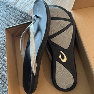 OluKai Leather Flip Flops